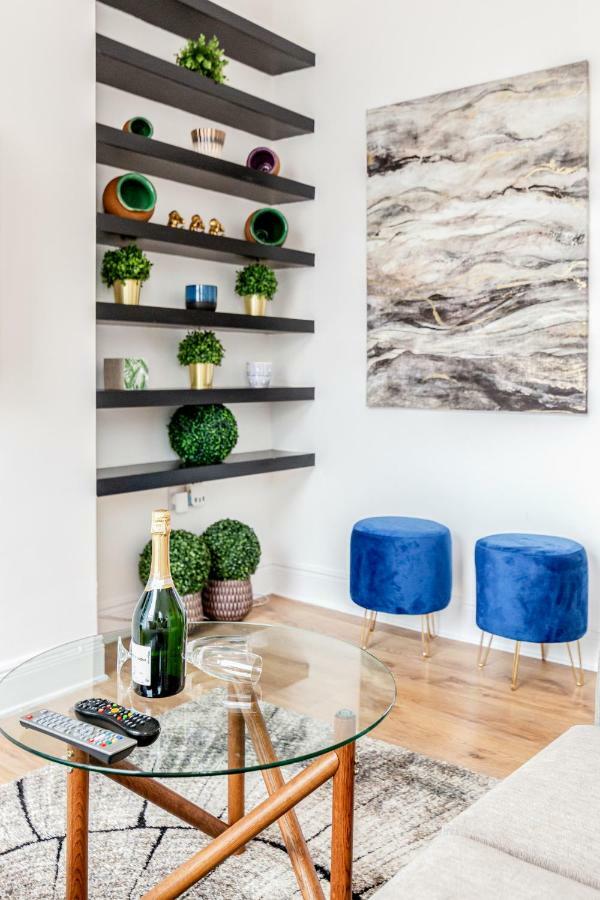 Bright & Spacious 4Beds Home - Kensington High Street-Olympia 런던 외부 사진