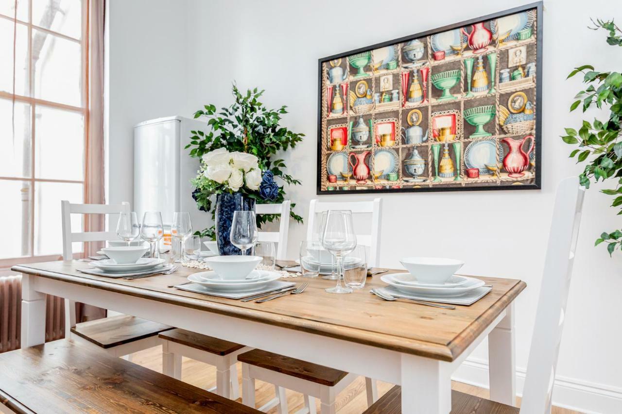 Bright & Spacious 4Beds Home - Kensington High Street-Olympia 런던 외부 사진